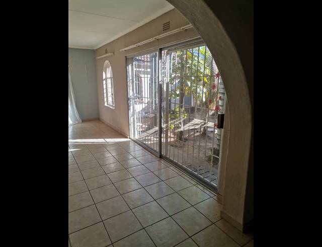 2 BEDROOM APARTMENT TO LET IN BIRCHLEIGH NORTH